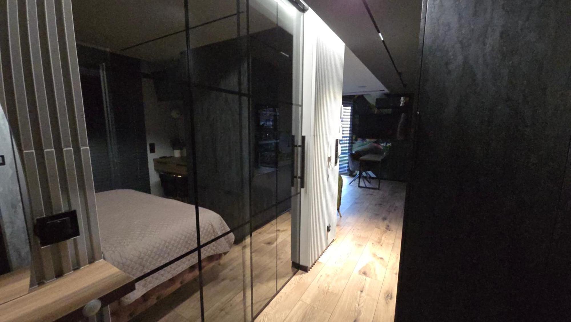 Apartament Dark Prestige New ! - Dostep 24H, Projektor , Garaz Podziemny , Klimatyzacja , Duzy Taras Kielce Kültér fotó