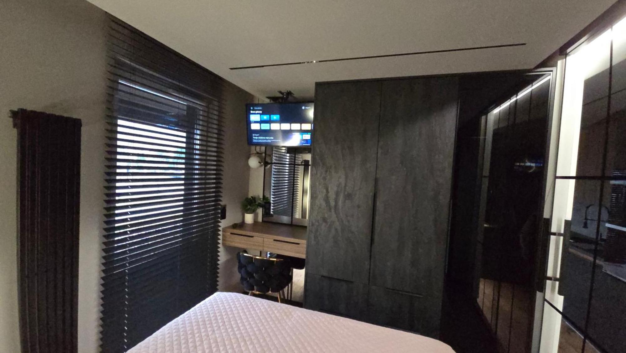 Apartament Dark Prestige New ! - Dostep 24H, Projektor , Garaz Podziemny , Klimatyzacja , Duzy Taras Kielce Kültér fotó