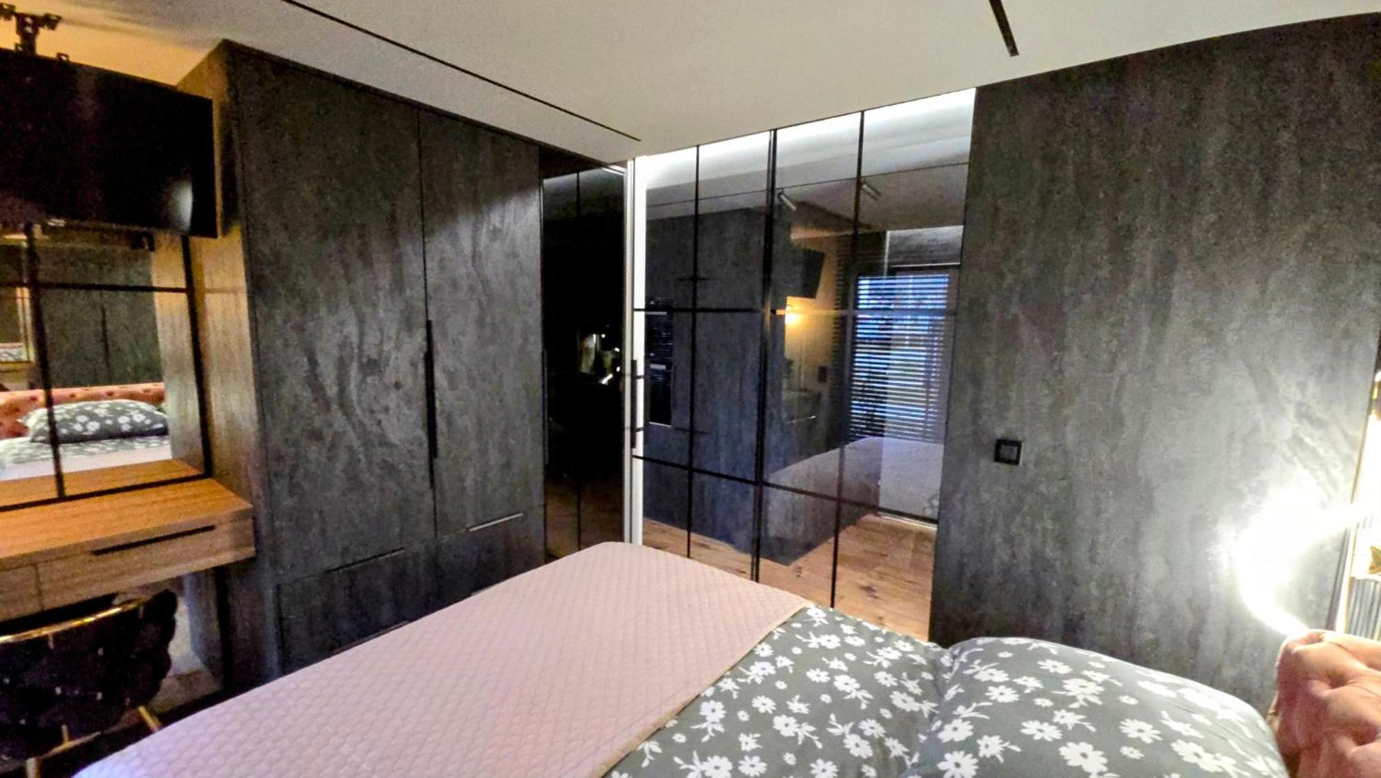 Apartament Dark Prestige New ! - Dostep 24H, Projektor , Garaz Podziemny , Klimatyzacja , Duzy Taras Kielce Kültér fotó