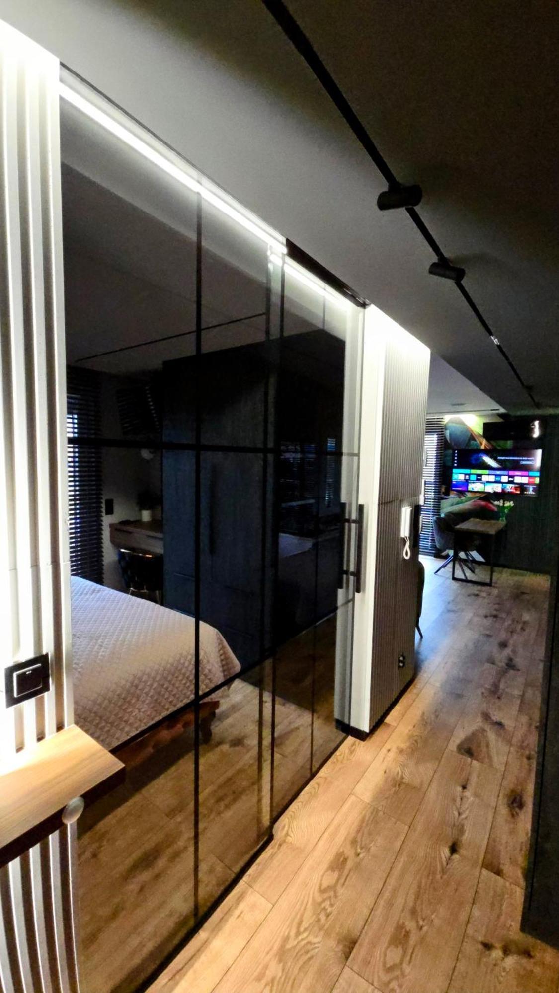 Apartament Dark Prestige New ! - Dostep 24H, Projektor , Garaz Podziemny , Klimatyzacja , Duzy Taras Kielce Kültér fotó